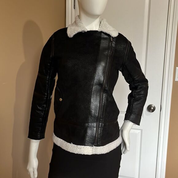 Beautiful winter jacket/ Size S - Picture 6 of 13